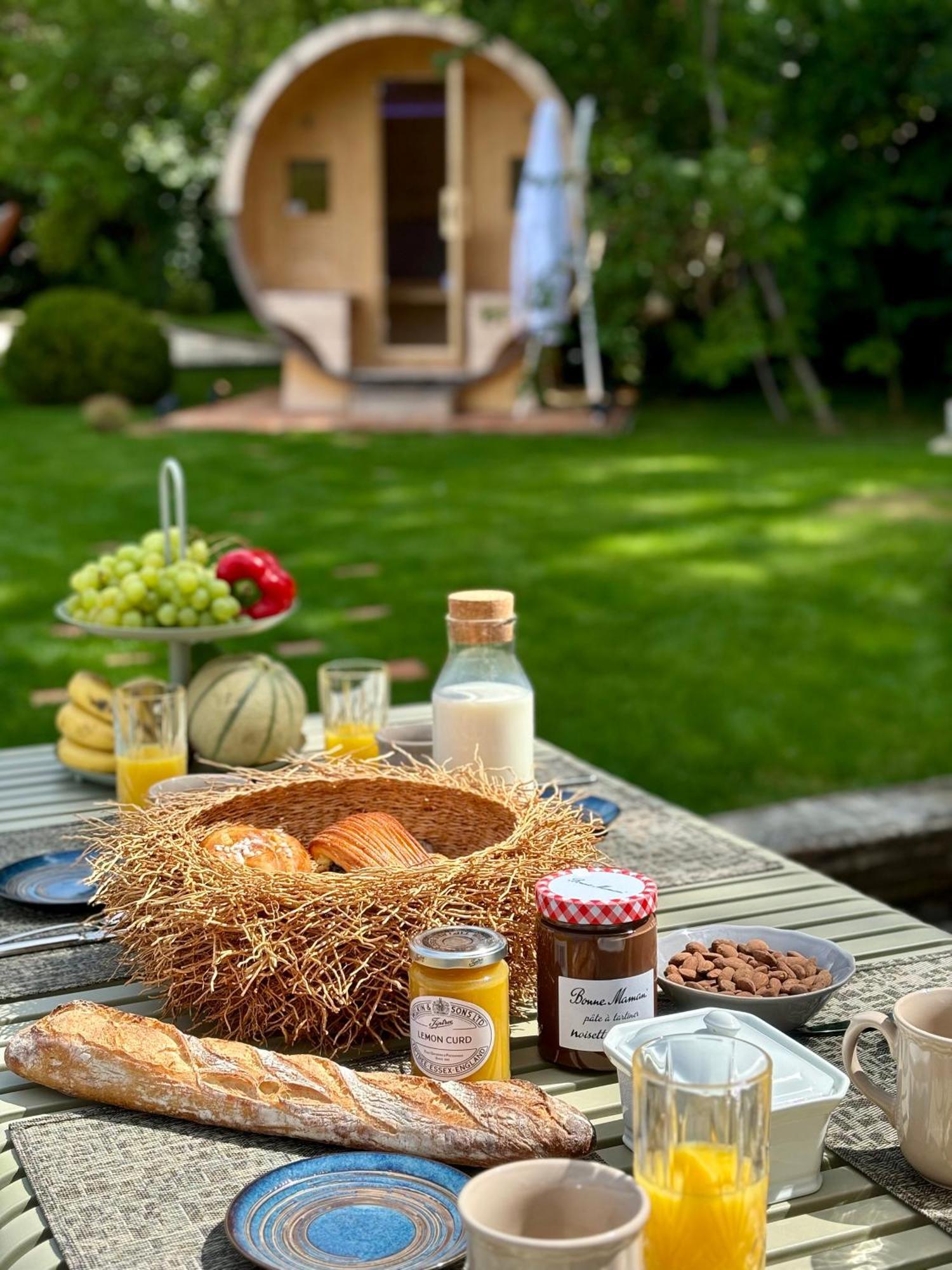 La Petite Maison De Giverny - Gite De Charme 5 Etoiles Au Coeur Du Village - 3 Chambres المظهر الخارجي الصورة